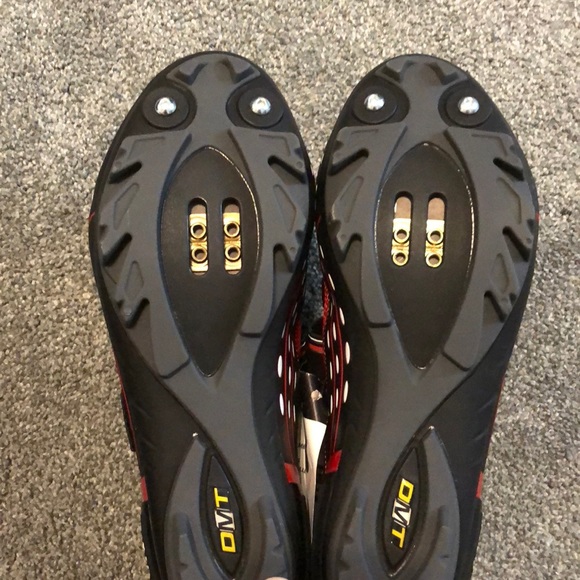 DMT Spinning Cleats NWT - Picture 2 of 4